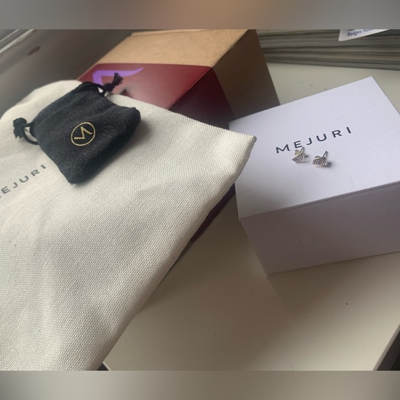 Sterling silver rainbow stud earrings from Bluboho - Picture 3 of 5